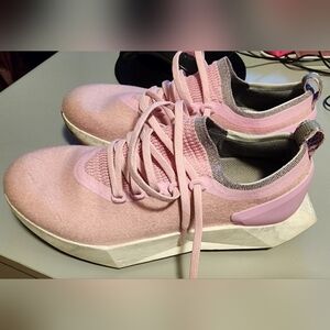 Allbirds Flyers pink wool size 8.5 women